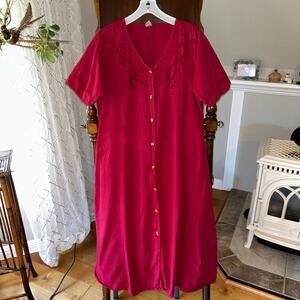 Denim Jazz Vintage red short sleeve embroidered maxi dress size 1X ￼